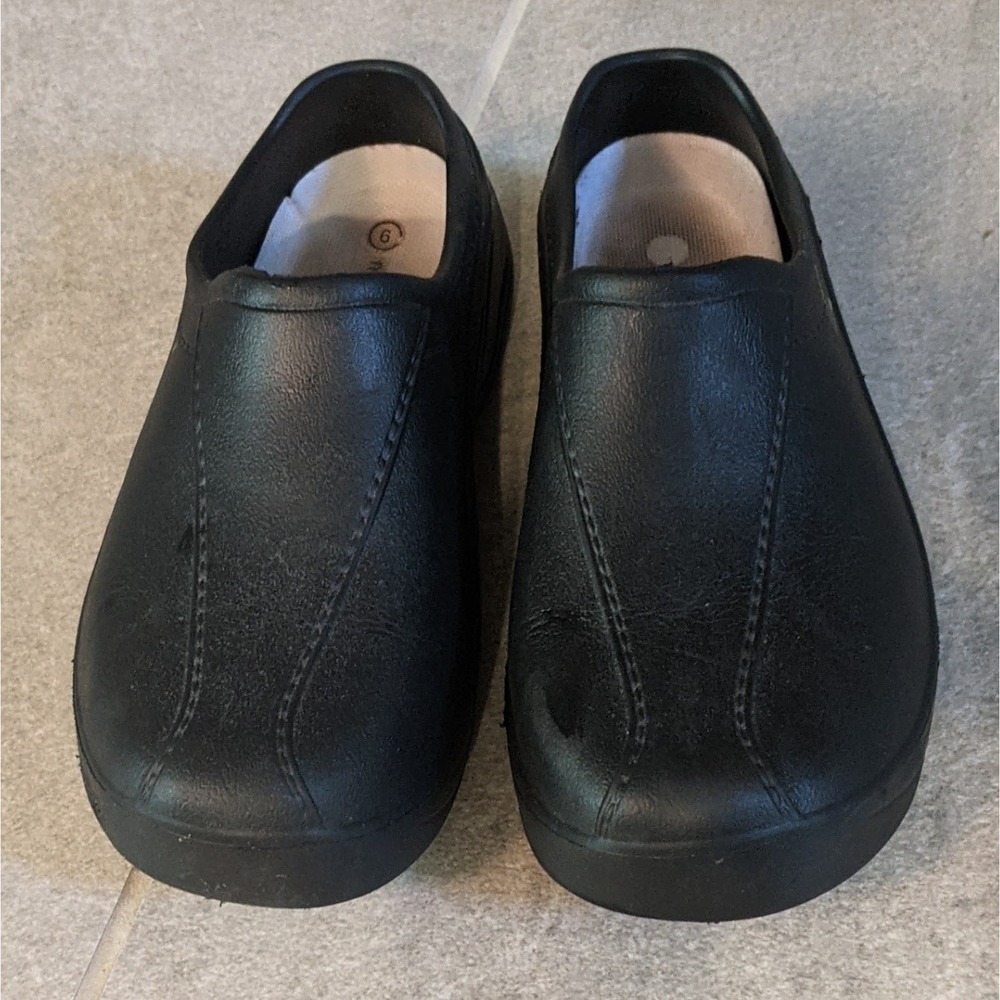 Natural Uniforms Women's Clogs Size 9